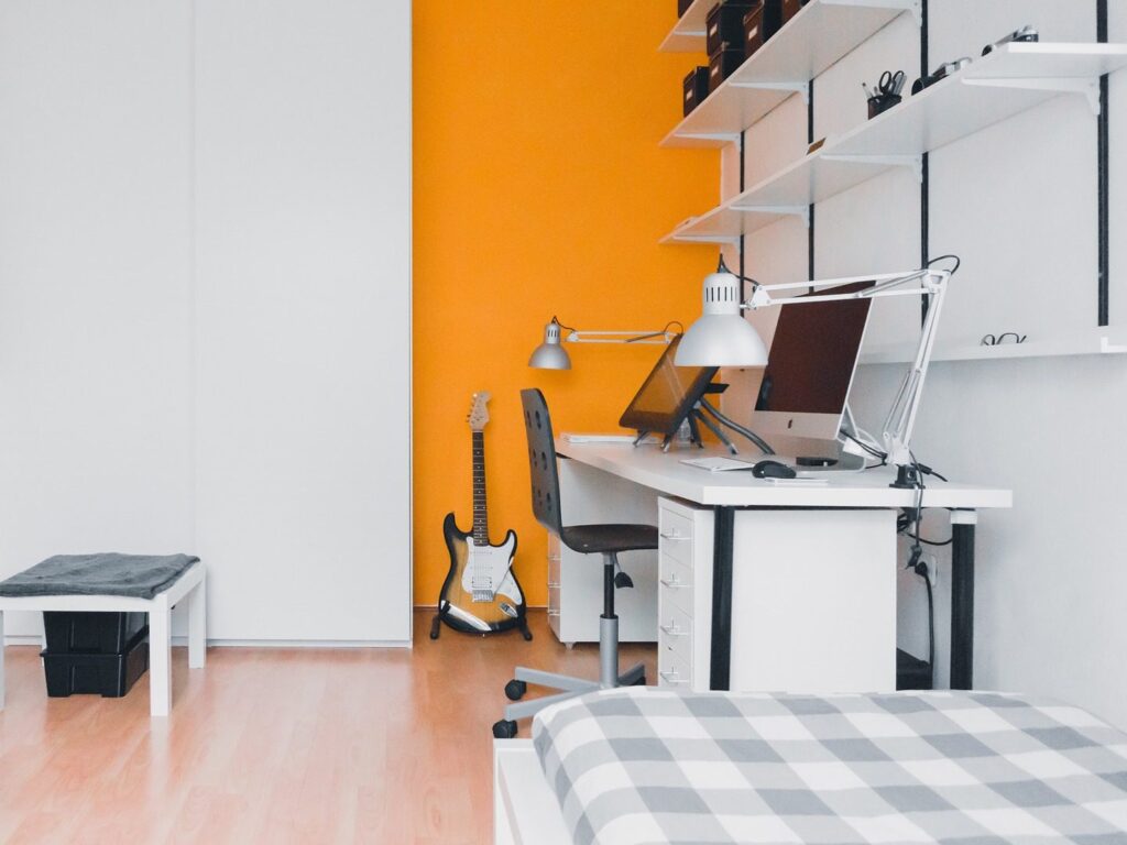 el color en una habitación juvenil